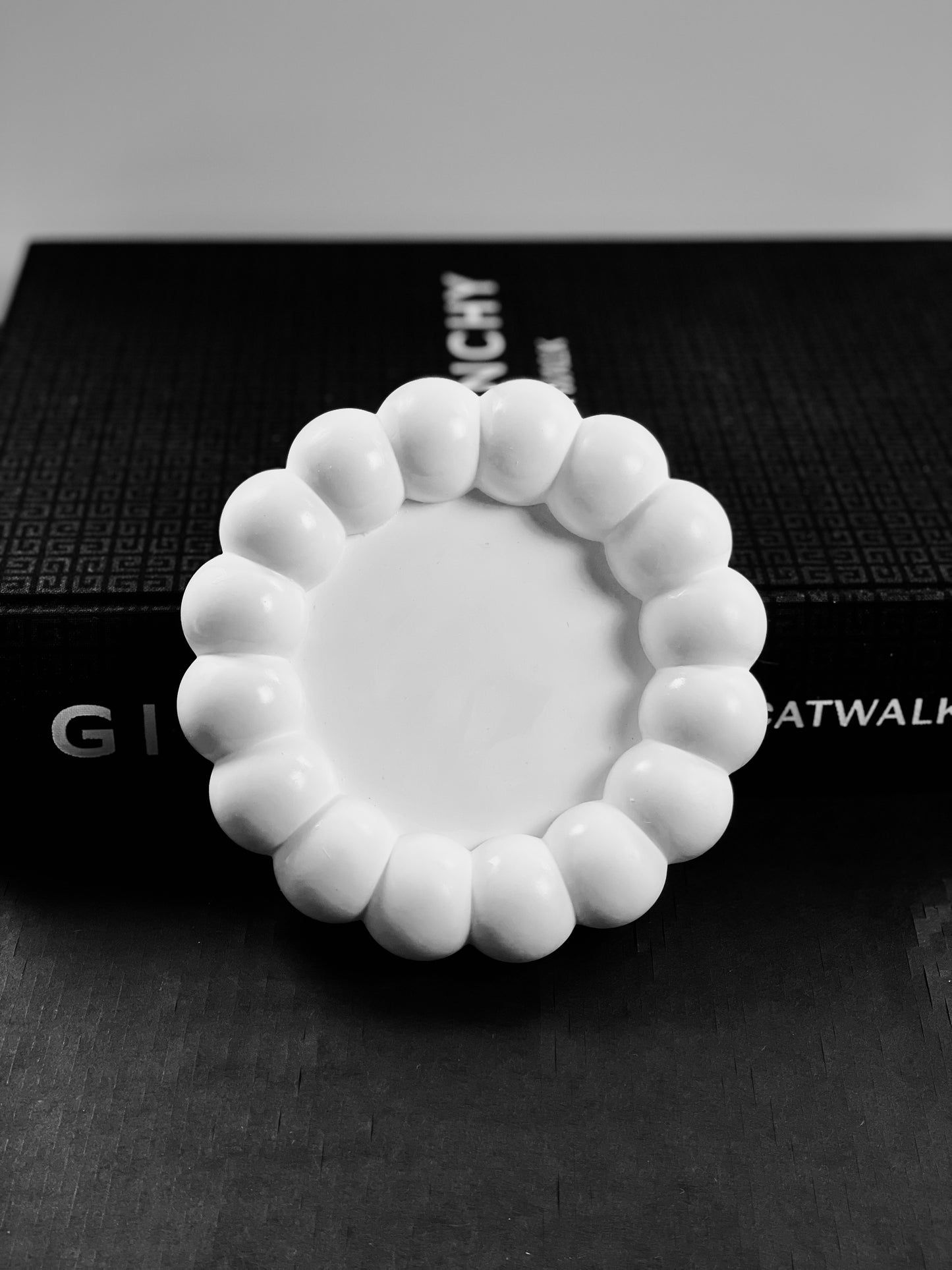 Minimalist Bubble Round Tray